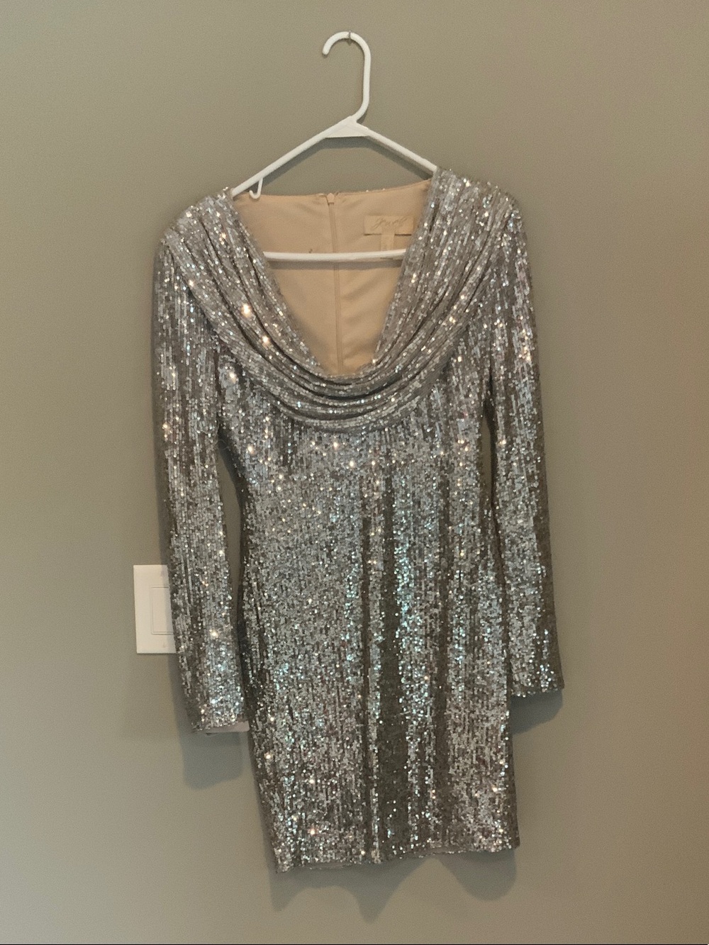 Jewel Badgley Mischka Silver Sequin Cowl-Neck Long Sleeve Dress